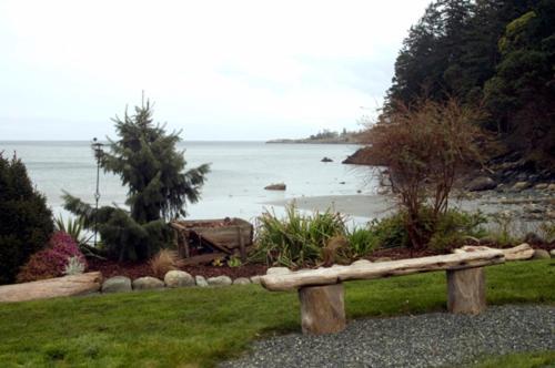 The Lodge At Weir'S Beach Metchosin Екстер'єр фото