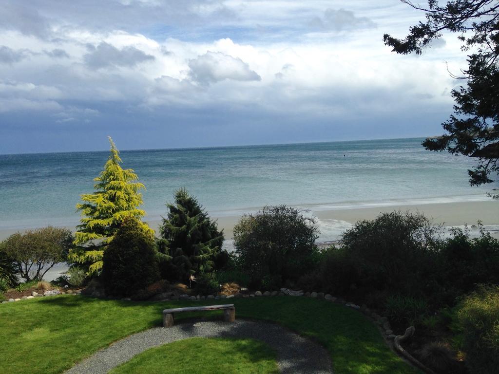 The Lodge At Weir'S Beach Metchosin Екстер'єр фото