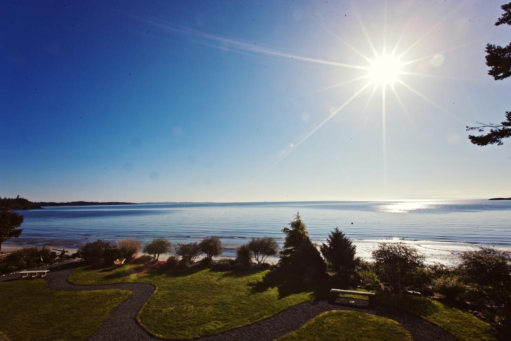 The Lodge At Weir'S Beach Metchosin Екстер'єр фото